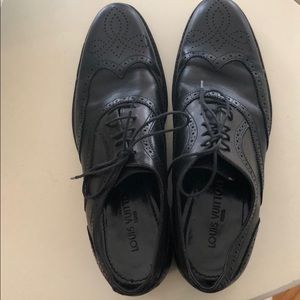 Men’s Louis Vuitton black leather dress shoes